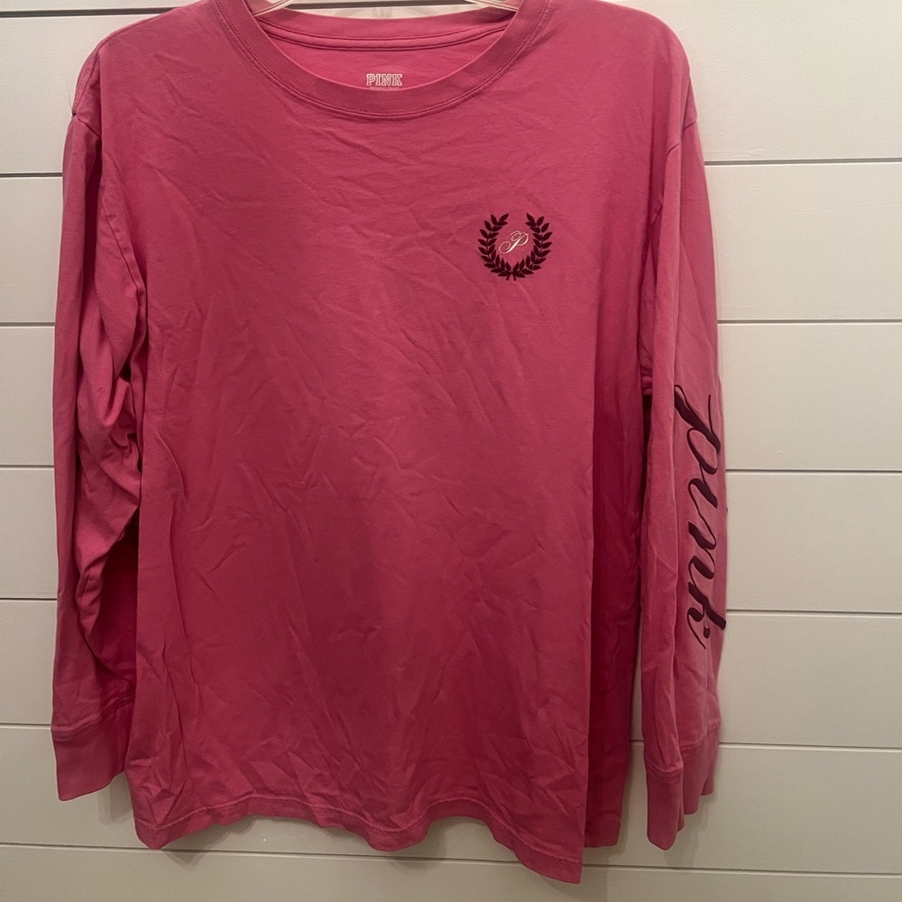 Pink by Victoria secret long sleeve shirt 
Size‎ small